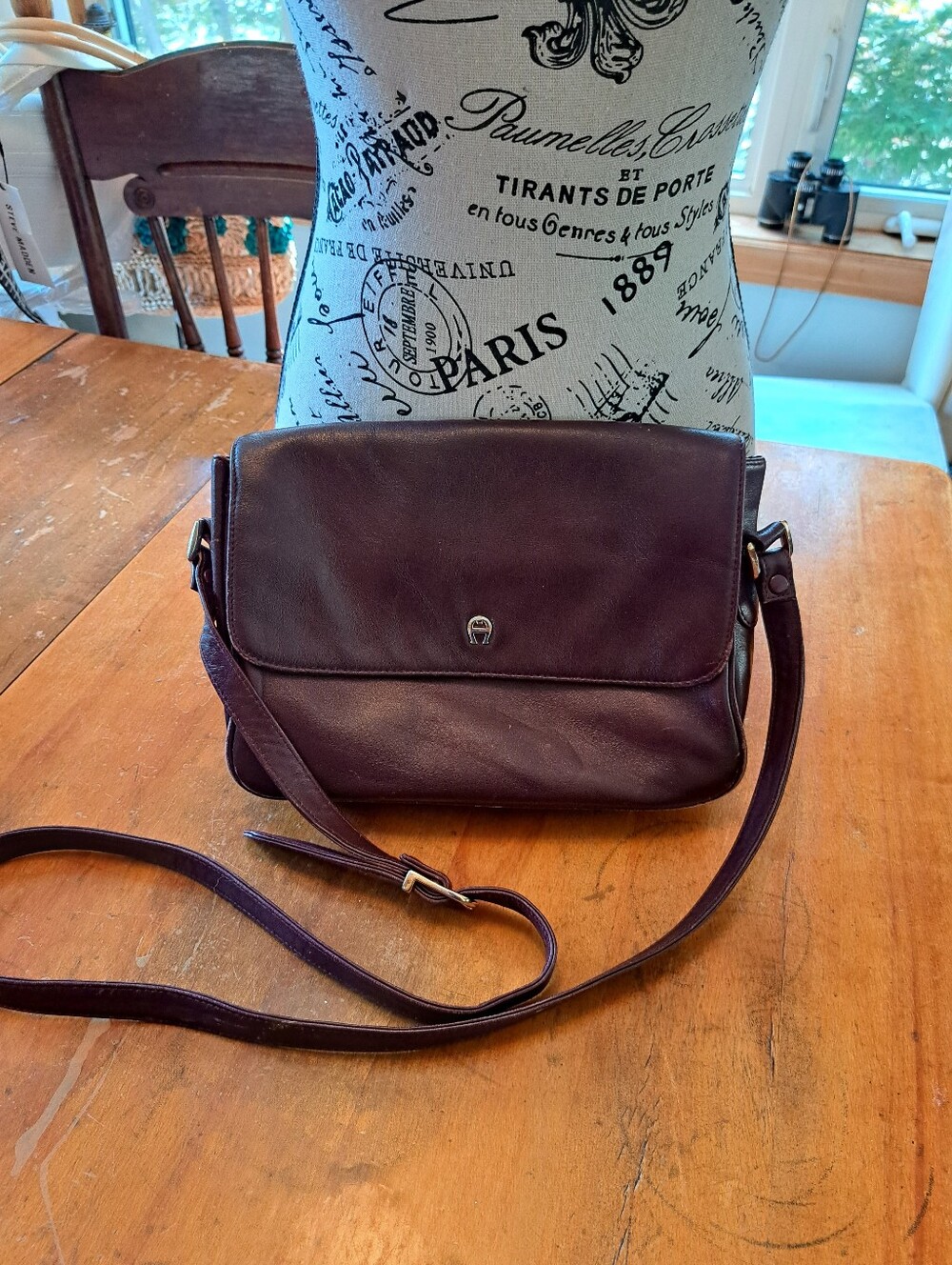 Vintage ETIENNE AIGNER deep Burgandy Leather Shoulder Bag